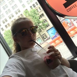 Meet your Posher, Isabel